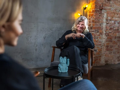 2 Personen. Marketingbegleitung mit Christine.