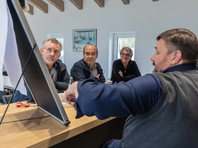 Führungskräfte Austausch Gruppe von 5 Männern